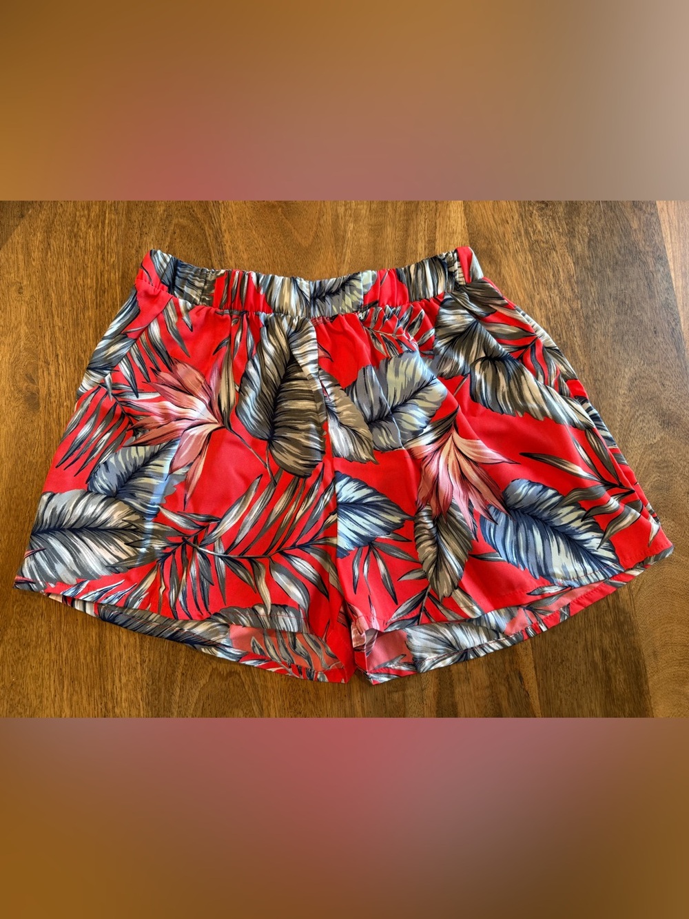 NEW Fabrik Red Tropical Print Women's Shorts